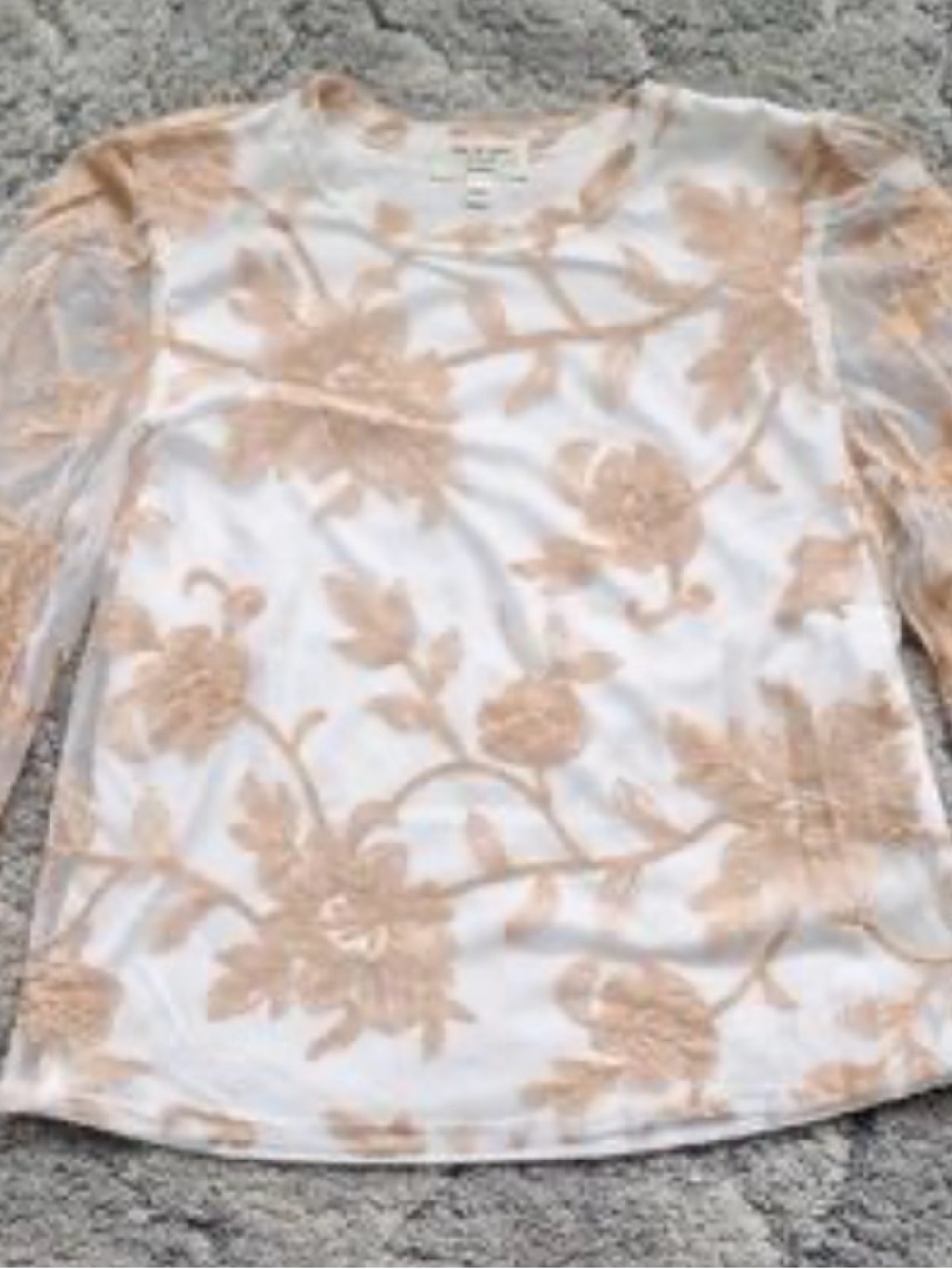 Kim & Cami White Long-Sleeve Tee with Beige Floral Appliqué